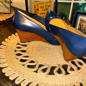 Frank Sarto Navy Stacked Heel, size 10